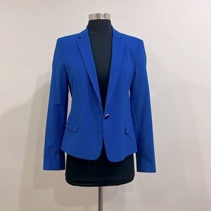 Zara women’s blazer in royal blue. Size M. No tags, but this was never worn.